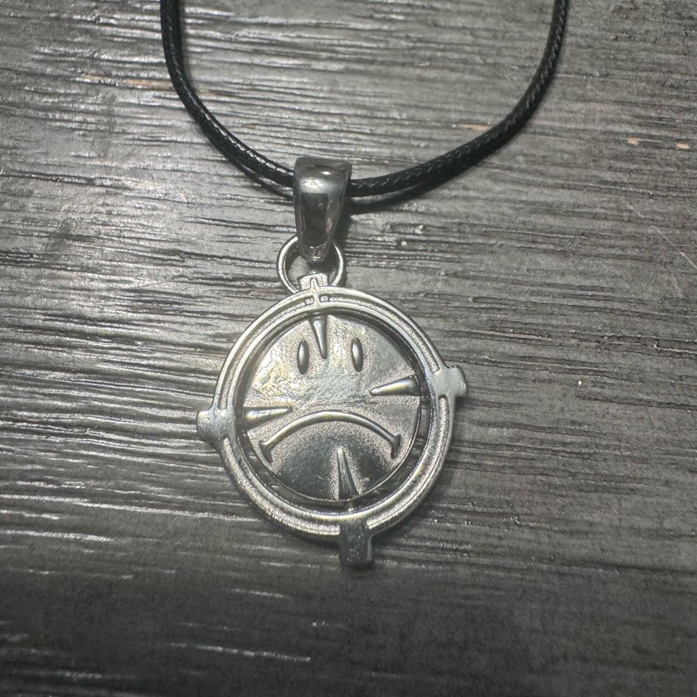 Pendant - Picture 2 of 2